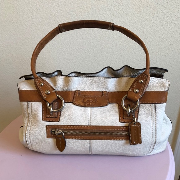 Coach Handbags - Coach Leather Purse
